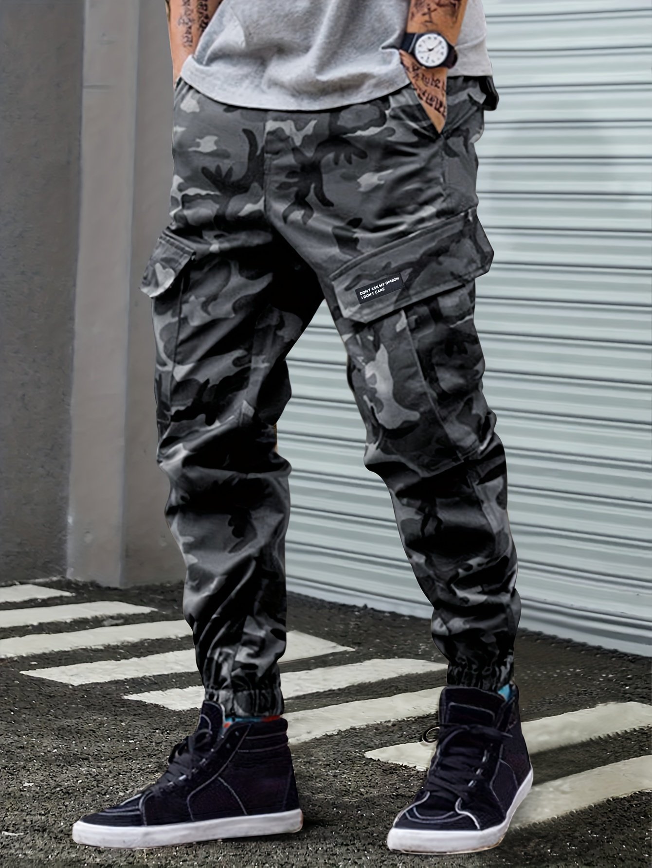 Men??s Camouflage Pattern Loose Fit And Cuffed Cargo Pants With Multiple Flap Pockets, Versatile For Street Wear And Outdoors Activities