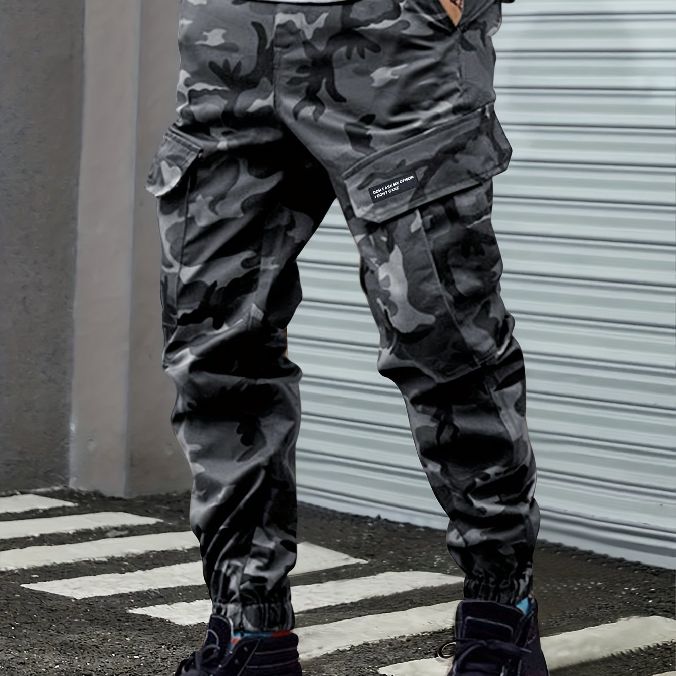 Men??s Camouflage Pattern Loose Fit And Cuffed Cargo Pants With Multiple Flap Pockets, Versatile For Street Wear And Outdoors Activities - Image 2