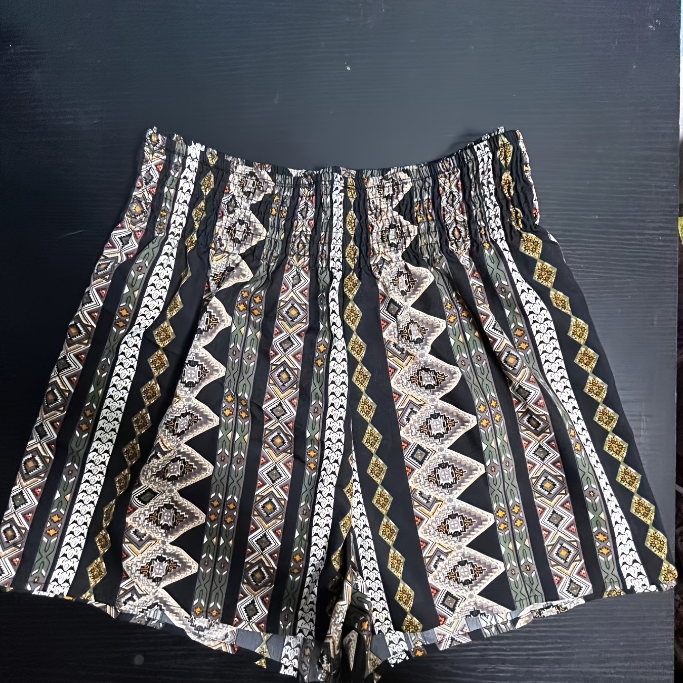 Geo Print Shirred Waist Shorts, Vacation Loose Beach Shorts For Spring & Summer, Women??s Clothing - Image 2