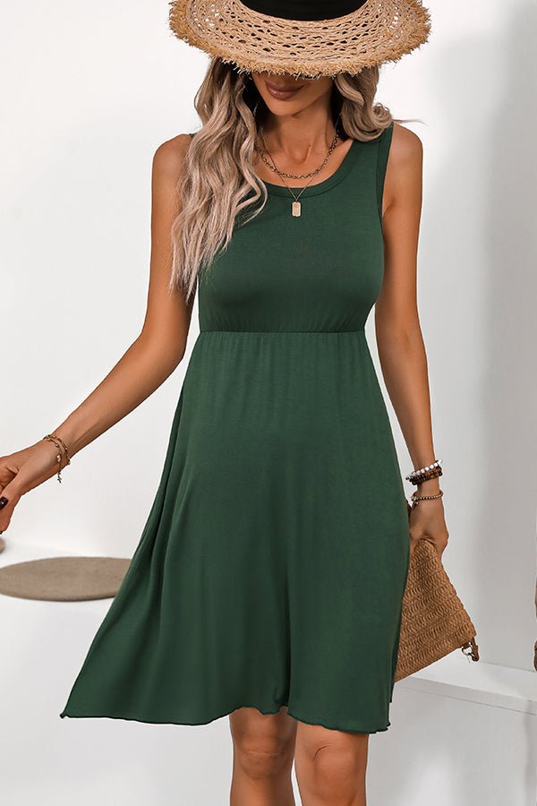 Solid Color Round Neck Sleeveless Casual Dress - Image 3