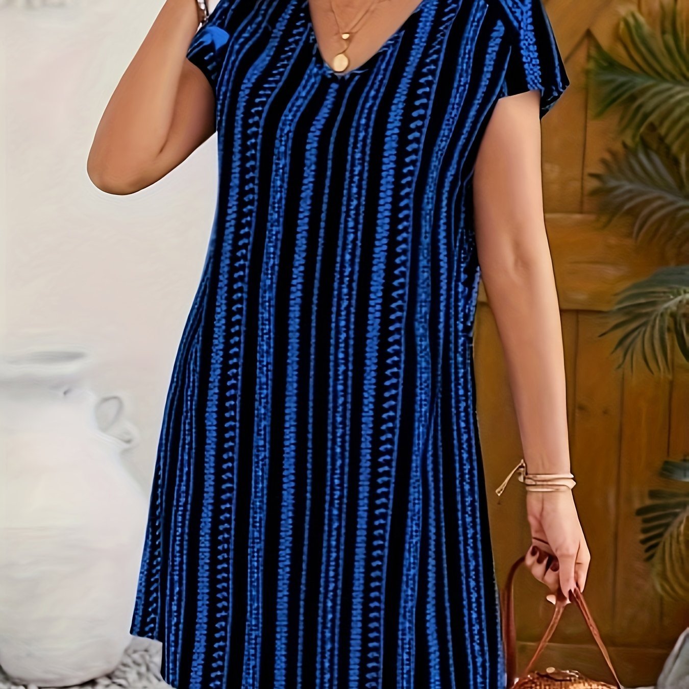 Striped V-neck Dress, Vacation Style Short Sleeve Shift Dress For Spring & Summer, Women??s Clothing - Image 2