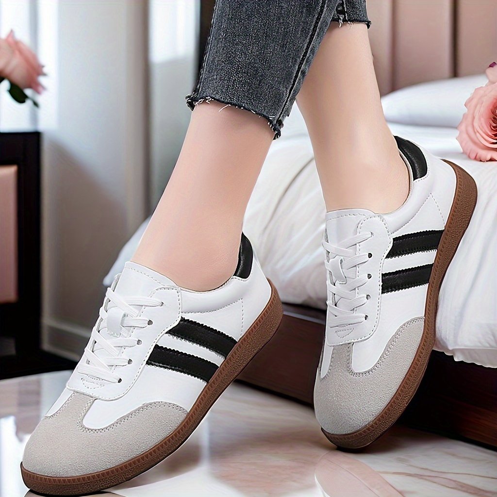 Women??s Fashion Colorblock Sneakers, Lace-Up Low-Top Casual Skate Shoes With Soft Platform Sole, Durable Versatile For Walking And Everyday Wear - Image 5