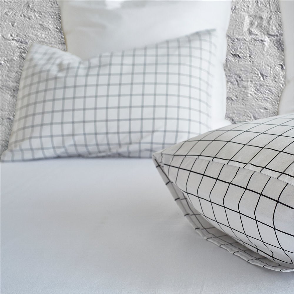 White 2/3-Piece Nordic Striped Lattice Duvet Cover Set - Image 2