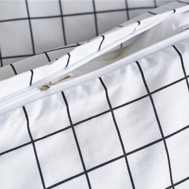White 2/3-Piece Nordic Striped Lattice Duvet Cover Set - Image 3