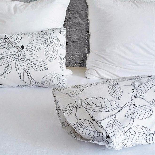 White 2/3-Piece Nordic Leaf Print Duvet Cover Set - Image 2